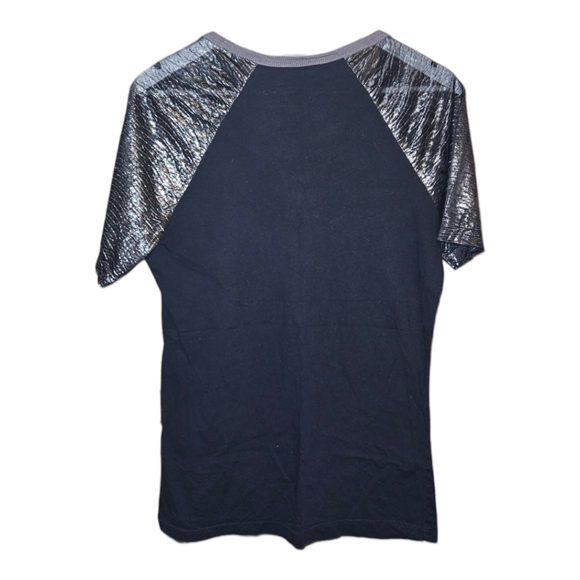 Shirt - Picture 2 of 3